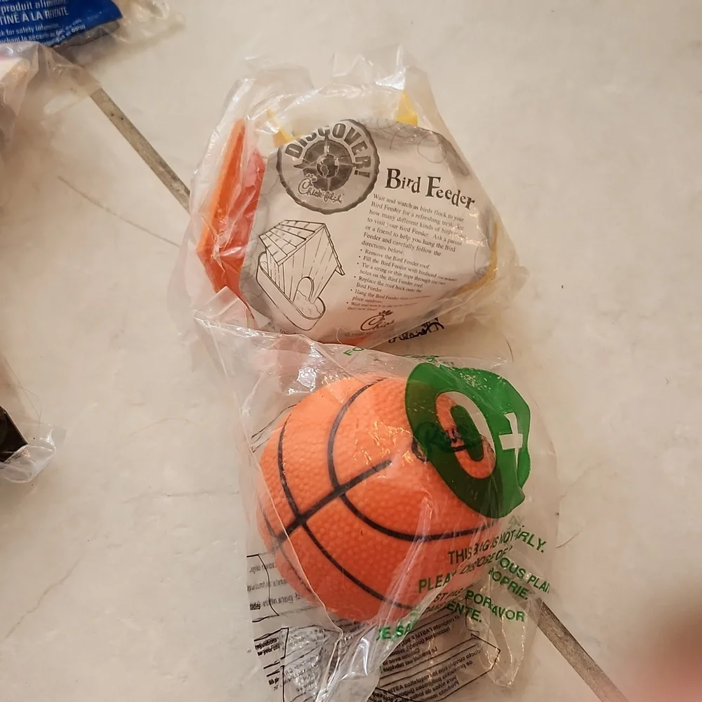 Vtg 32 Happy Meal Toys Late 1990s McDonald's Burger King Taco Bell Chick-fil-A - Picture 9 of 9